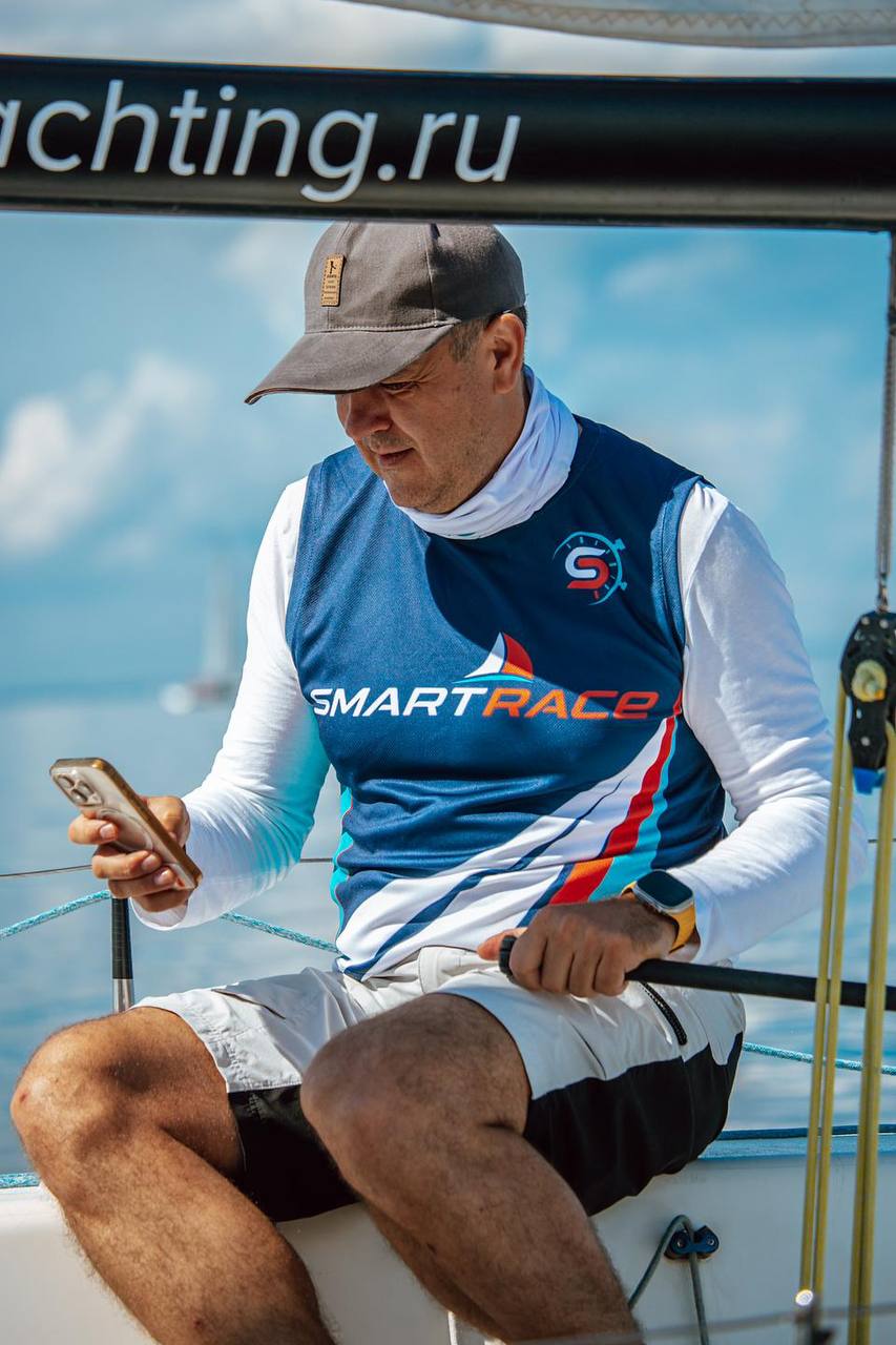 Рулевой Smart Race на борту J/70
