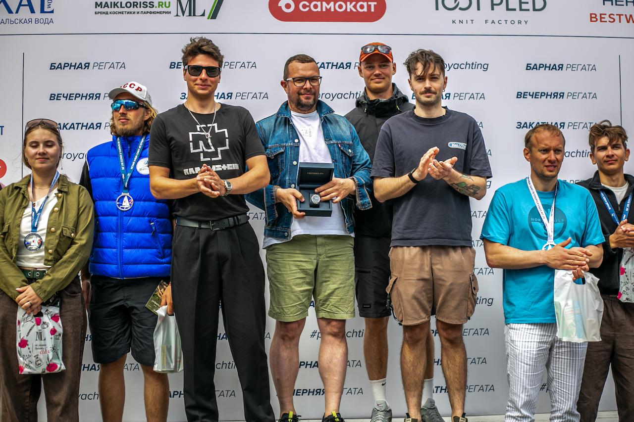 Призеры второго этапа Летнего Кубка J/70 на награждении PROyachting